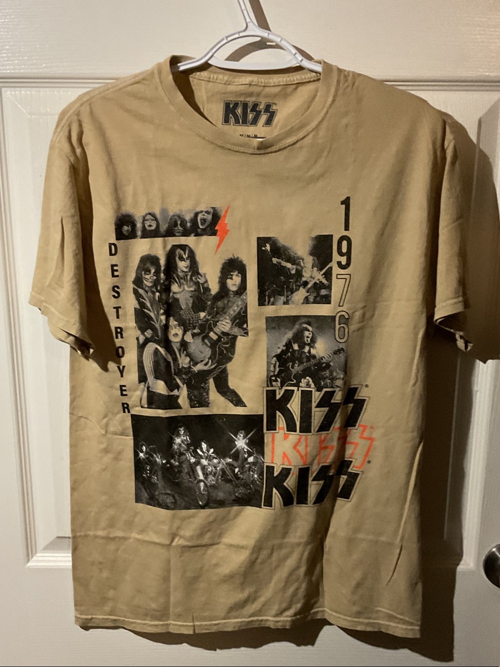 Kiss Tan Short-Sleeve 'Destroyer 1976' Graphic Tee with Backhit
